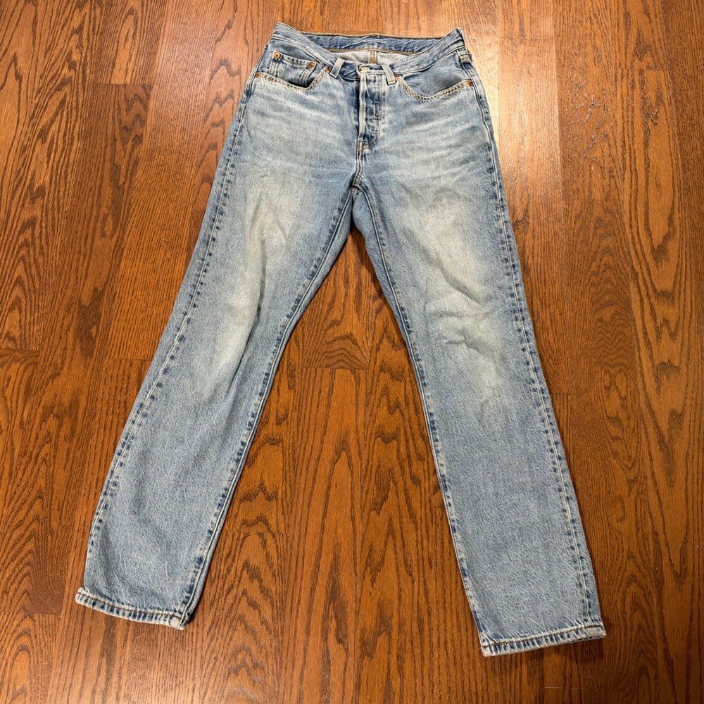Levis 501 Original Fit Jeans Light Wash Blue Straight Leg W26 L30 Button Fly